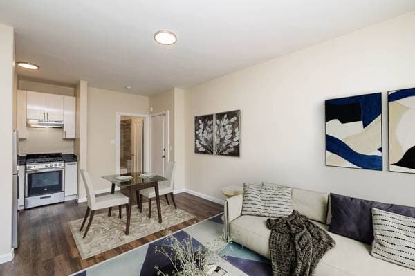 1BR/1BA Apartment on O'Farrell Street · San Francisco photo 2