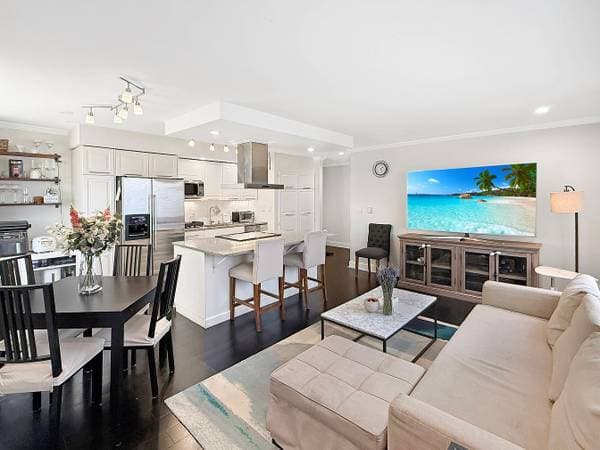2BR/2BA Apartment · San Francisco photo 2