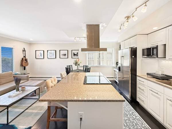 2BR/2BA Apartment · San Francisco photo 3