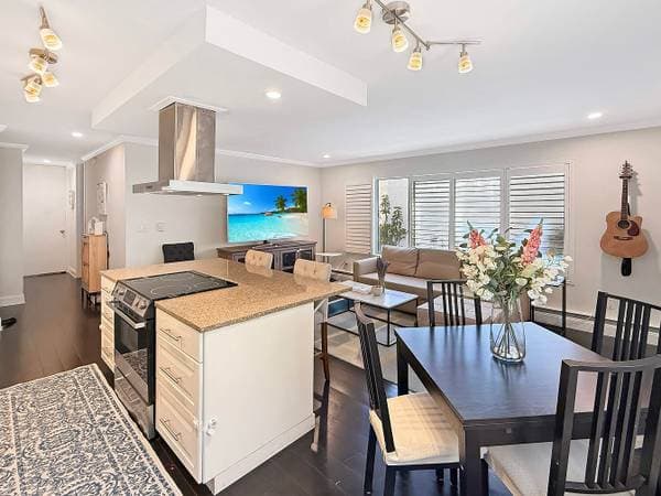 2BR/2BA Apartment · San Francisco photo 4