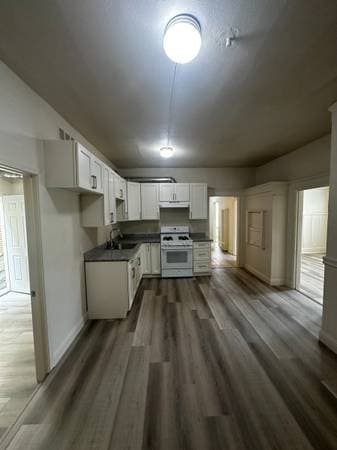 3BR/1BA Apartment · Oakland photo 4