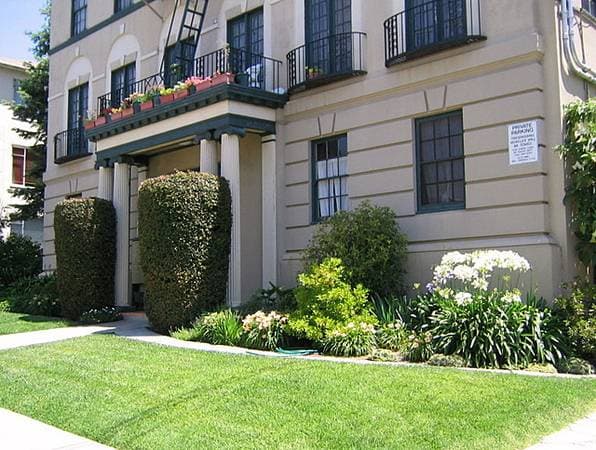 1BR/1BA Apartment on Piedmont Ave · Berkeley photo 1
