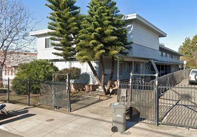 1BR/1BA Apartment · Oakland photo 1