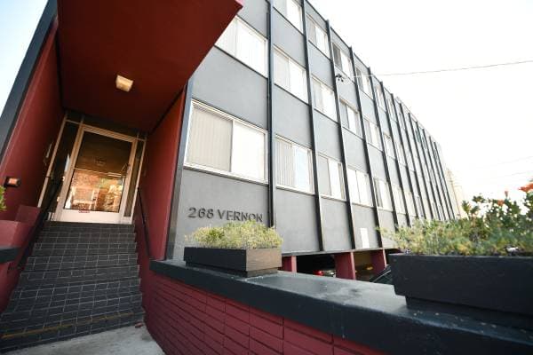 1BR/1BA Apartment on Vernon St · Oakland photo 1