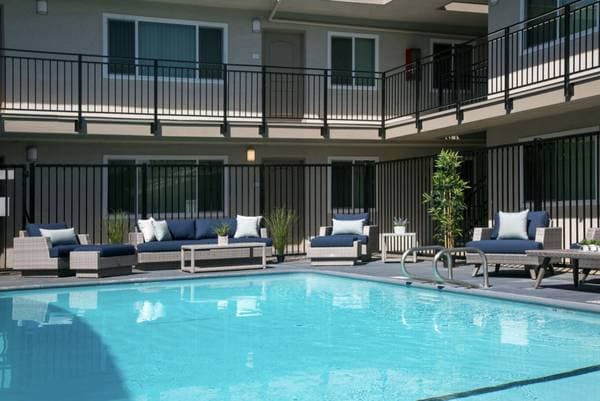 2BR/2BA Apartment on Gading Road · Hayward photo 1