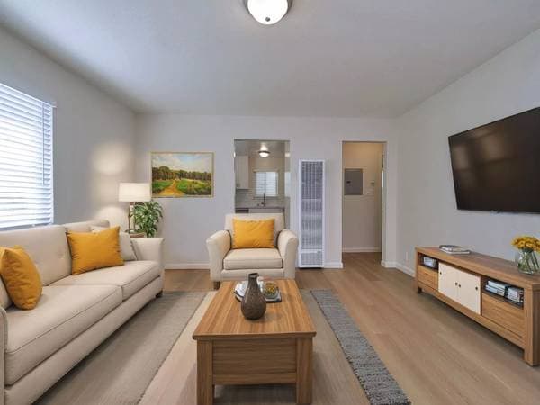 2BR/1BA Apartment on 150th Avenue Unit A · San Leandro photo 4