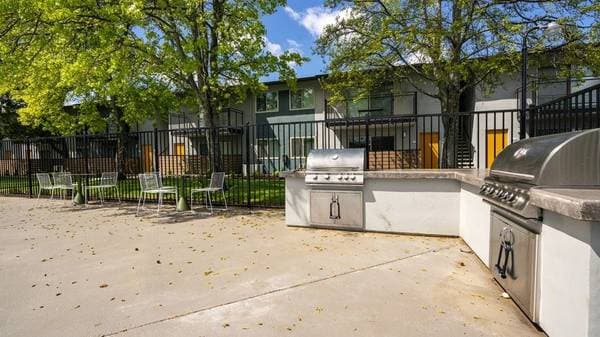 2BR/1BA Apartment · Fairfield photo 5