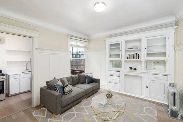 1BR/1BA Apartment on Polk Street · San Francisco photo 1