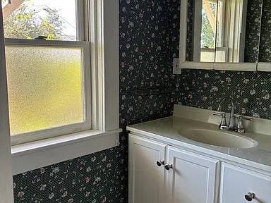 2BR/1BA Apartment on Morris Court · Santa Rosa photo 2