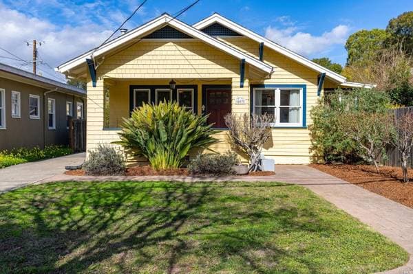 1BR/1BA Single Family House on Carrillo St · Santa Rosa photo 1