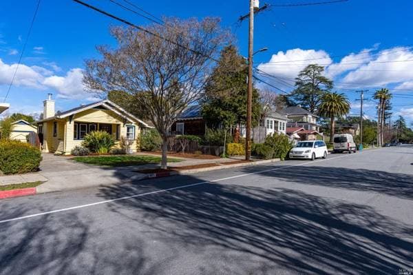1BR/1BA Single Family House on Carrillo St · Santa Rosa photo 2