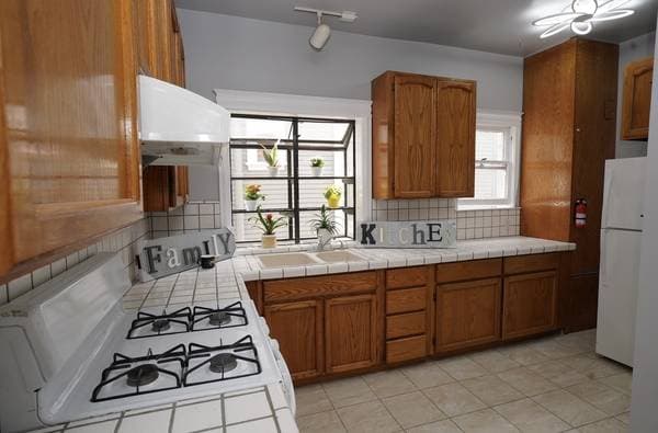 4BR/1BA Duplex on 4th Ave · Oakland photo 1