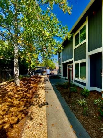 2BR/1BA Townhouse on Piper · Healdsburg photo 2