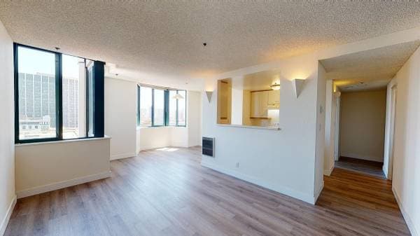 2BR/2BA Apartment on O'Farrell Street · San Francisco photo 5