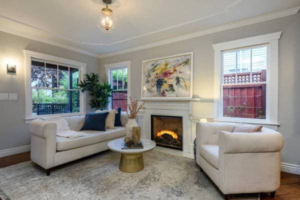 1BR/1BA Single Family House · Palo Alto photo 2
