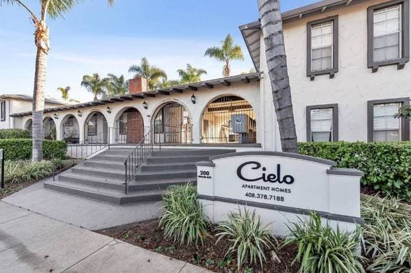 0BR/1BA Apartment on Hollis Avenue · Campbell photo 1