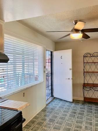 2BR/1BA Apartment on Quebec Avenue · San Leandro photo 5