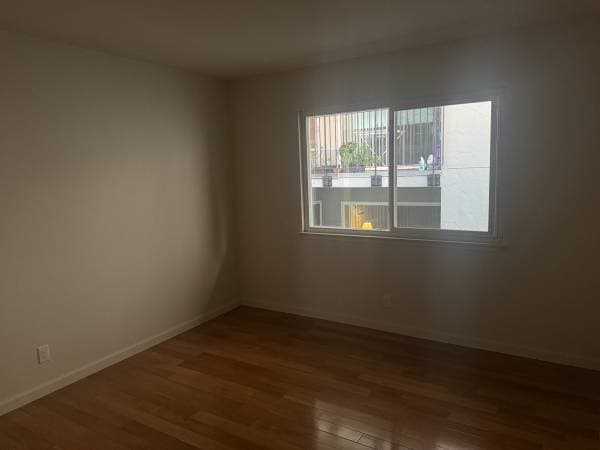 2BR/1BA Apartment · Burlingame photo 3