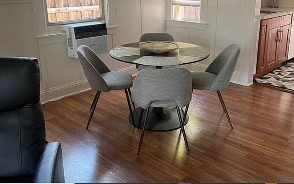 2BR/1BA Single Family House · Palo Alto photo 3