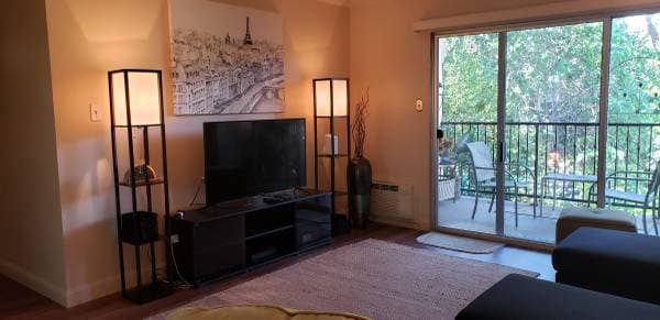 Downtown Walnut Creek! 3rd Floor 2 Master Suites, Fully Updated, Wonderful Views! photo 4
