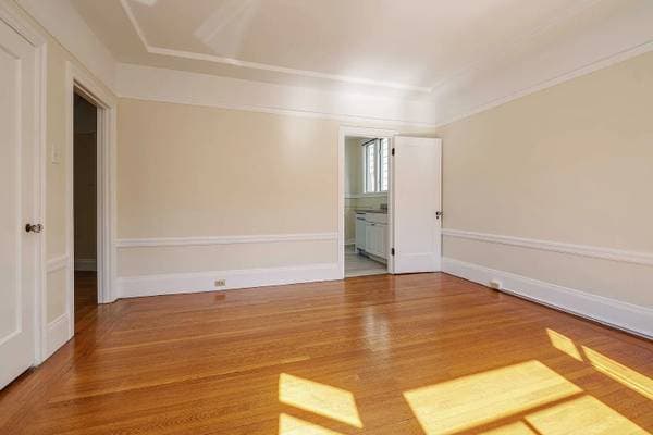 1BR/1BA Single Family House · San Francisco photo 4