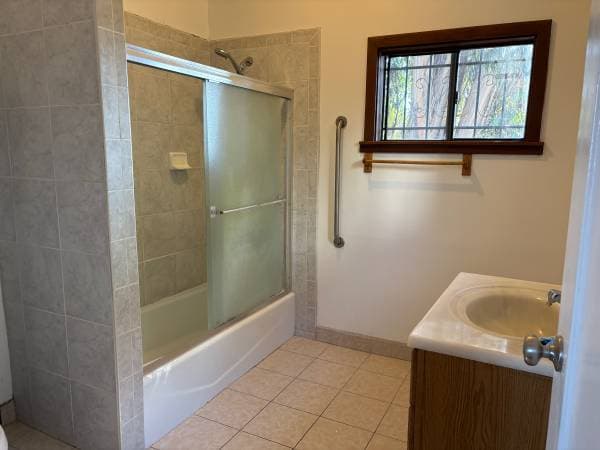 3BR/1BA Flat · Oakland photo 5