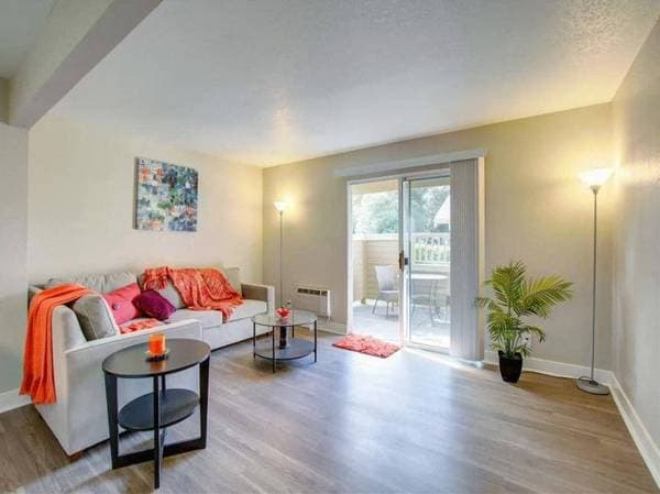 2BR/2BA Apartment on 1/2 Rose St · San Francisco photo 1