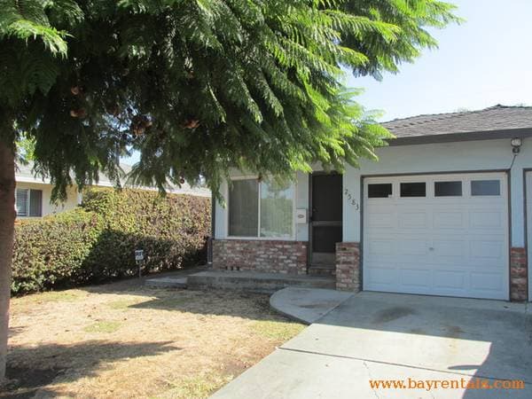 2BR/1BA Apartment on Monticello Way · Santa Clara photo 1