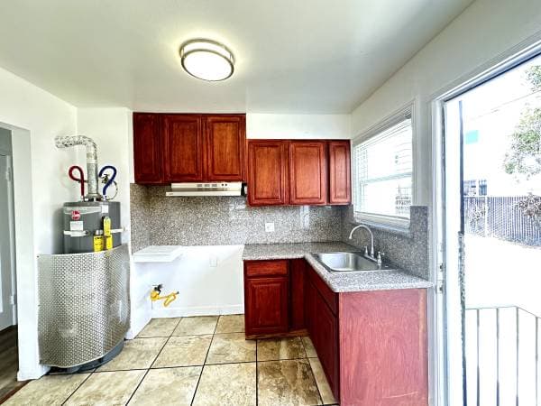 2BR/1BA Apartment · Oakland photo 3