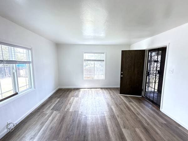 2BR/1BA Apartment · Oakland photo 4