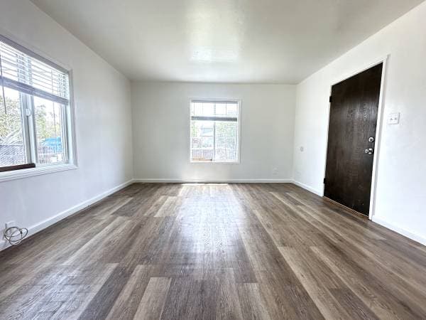 2BR/1BA Apartment · Oakland photo 5