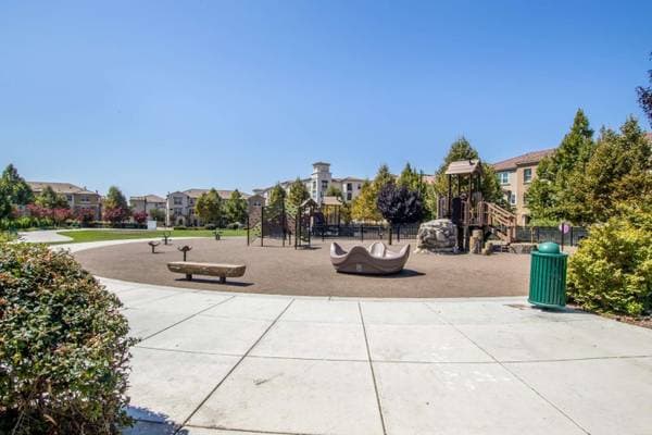 1BR/2BA Townhouse on Cherry Circle · Milpitas photo 3