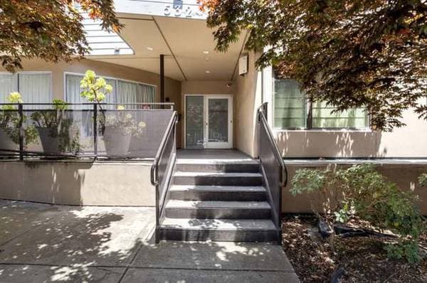 1BR/1BA Condo on 30th St · Oakland photo 4