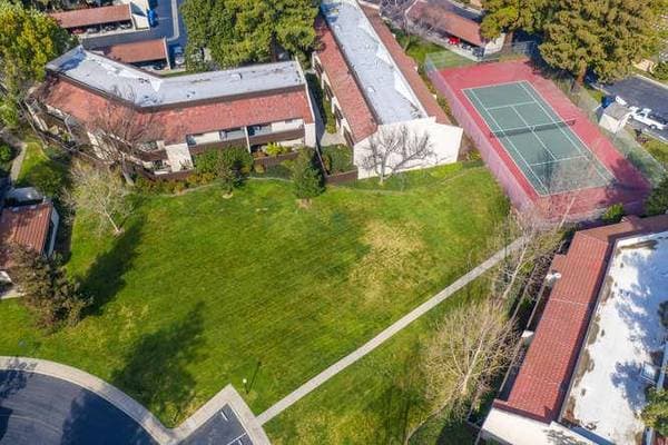 1BR/1BA Condo on Evelyn Terrace West · Sunnyvale photo 3