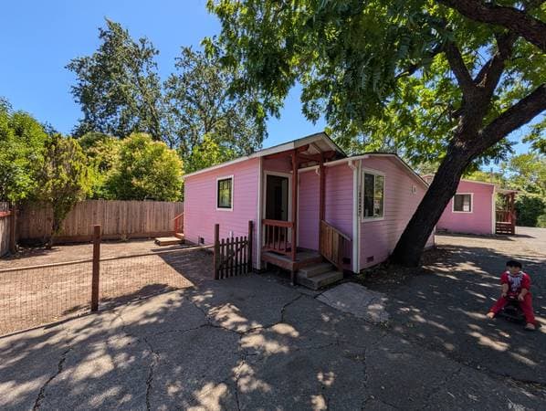 2BR/1BA Single Family House on River Road · Boyes Hot Springs photo 1