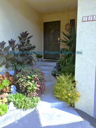 1BR/1BA Duplex on Cardinal Lane · Santa Cruz photo 1