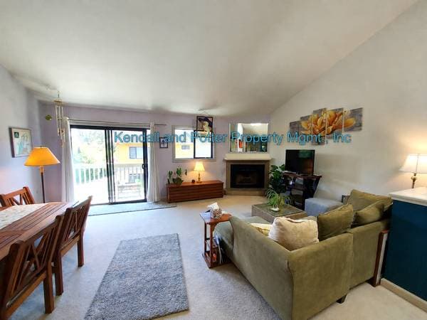 1BR/1BA Duplex on Cardinal Lane · Santa Cruz photo 3