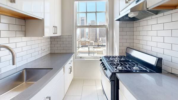 0BR/1BA Apartment on California St · San Francisco photo 1
