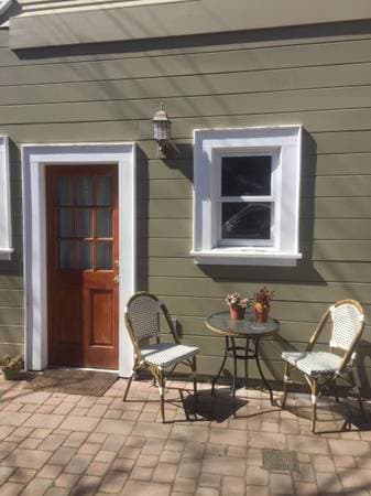 5BR/2BA Apartment · Berkeley photo 3