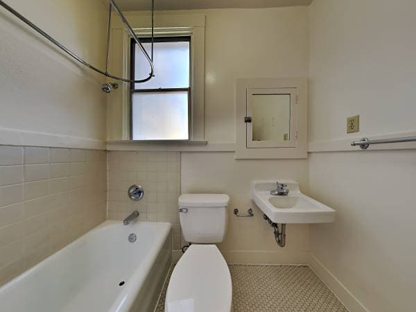 0BR/1BA Apartment on Post St · San Francisco photo 5