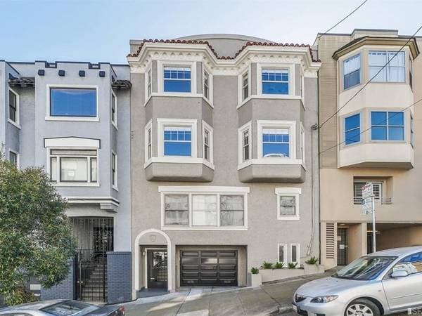 1BR/1BA Duplex on Washington St · San Francisco photo 1