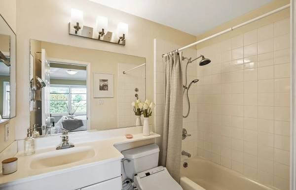 2BR/1BA Single Family House on Winfield St · San Francisco photo 4