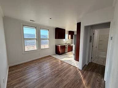 3BR/1BA Apartment on Milton Ave · San Bruno photo 2