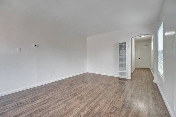 2BR/1BA Apartment on 96th Ave · Oakland photo 3