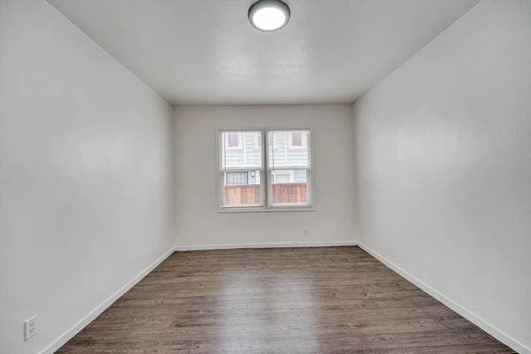 2BR/1BA Apartment on 96th Ave · Oakland photo 4