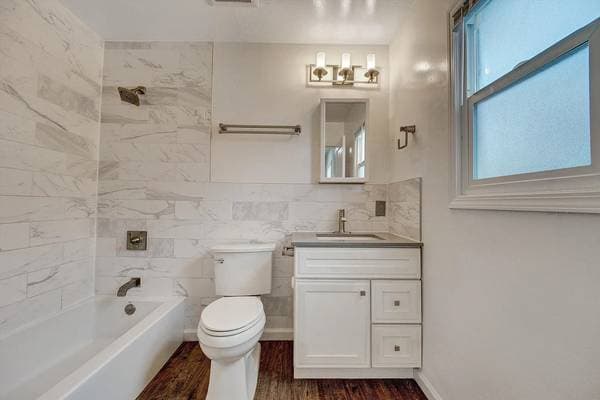 2BR/1BA Apartment on 96th Ave · Oakland photo 5