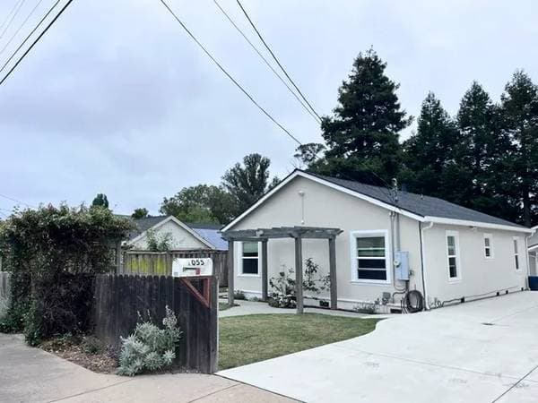 2BR/2BA Apartment on El Dorado Ave · Santa Cruz photo 1