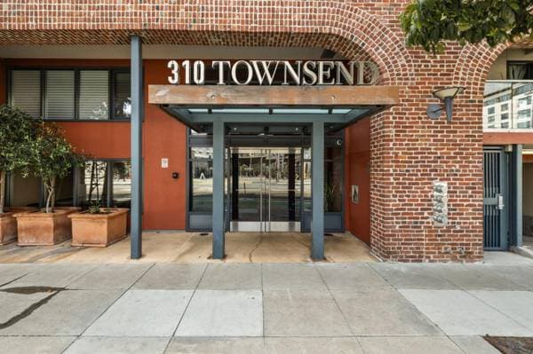 1BR/1BA Condo on Townsend St · San Francisco photo 1