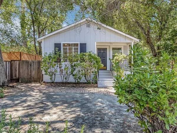 2BR/1BA Single Family House · Los Gatos photo 2