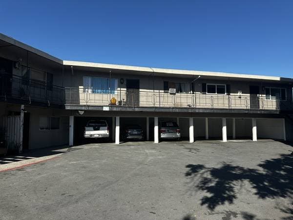 2BR/1BA Apartment on Diana Ct · Concord photo 1